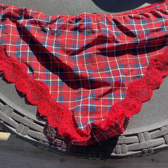 Matching holiday bra & panty set - Picture 4 of 4